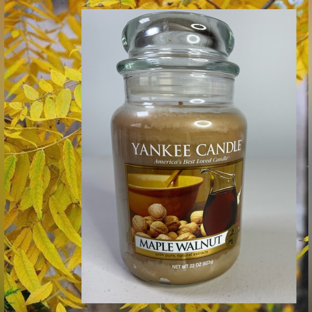 Yankee Candle - MAPLE WALNUT - 22 oz - Great Food & Spice Scent!! - RARE!! - NEW